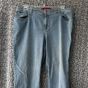 GLORIA VANDERBILT Washed Denim Jeans
